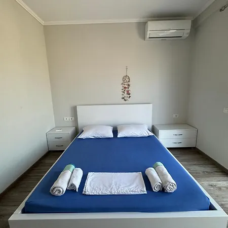 Corner Terrace 公寓 地拉那