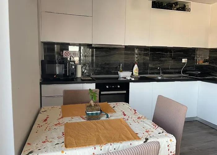 Corner Terrace Daire