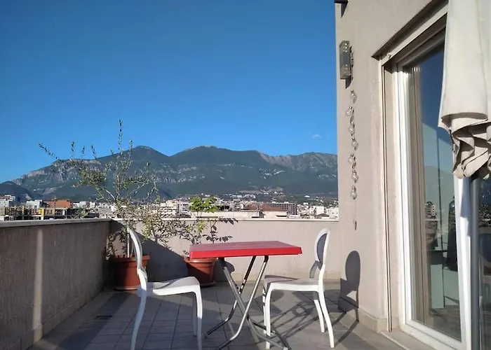 Daire Corner Terrace Tiran